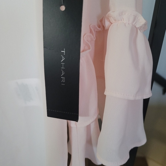 Tahari NWT Size Small Blouse - Picture 2 of 6